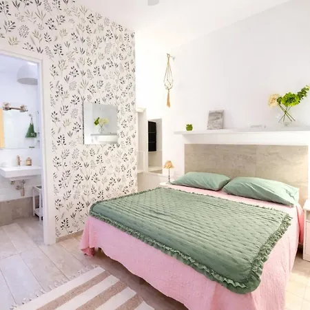 Bed & Breakfast Volli Three