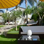 Volli Three Bed & Breakfast 3*