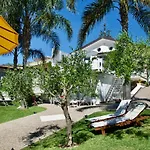 Volli Three Bed & Breakfast 3*