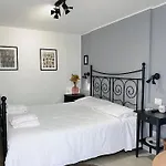 Volli Three Bed & Breakfast