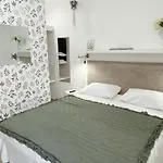 Bed & Breakfast Volli Three