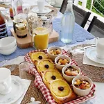 Bed & Breakfast Volli Three