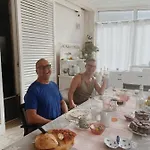 Volli Three Bed & Breakfast