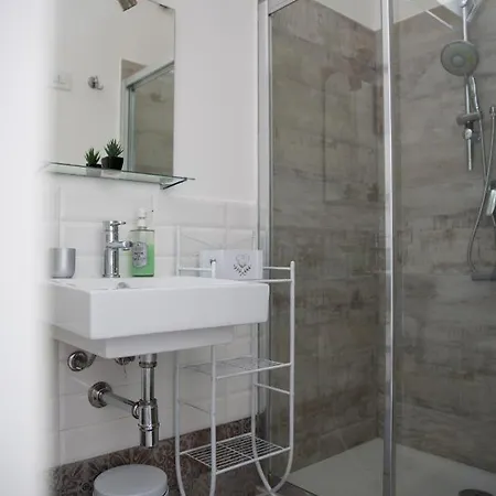 Volli Three 3*