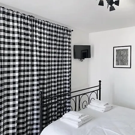 Volli Three Bed & Breakfast 3*