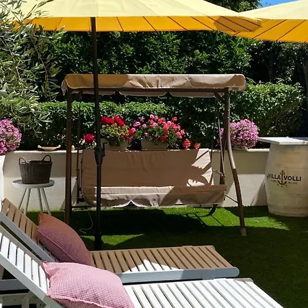 Volli Three Bed & Breakfast 3*