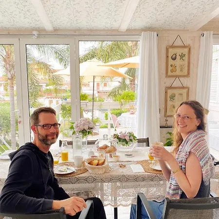 Bed & Breakfast Volli Three