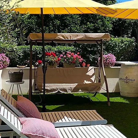 Volli Three Bed & Breakfast 3*