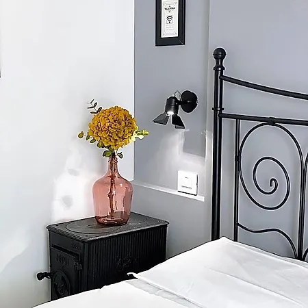 Bed & Breakfast Volli Three