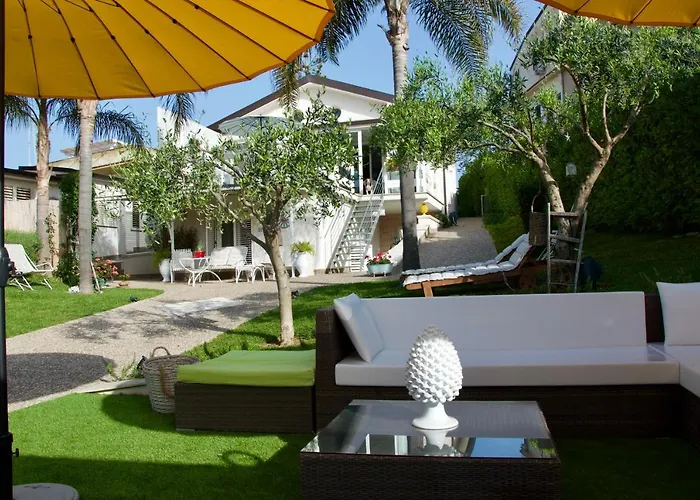 Volli Three Bed & Breakfast 3*