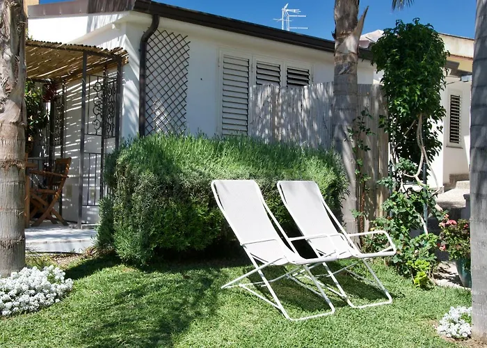 Bed & Breakfast Volli Three 3*