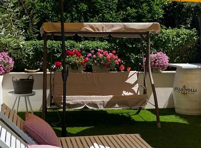 Volli Three Bed & Breakfast 3*