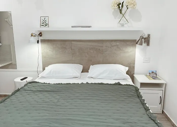 Bed & Breakfast Volli Three 3*